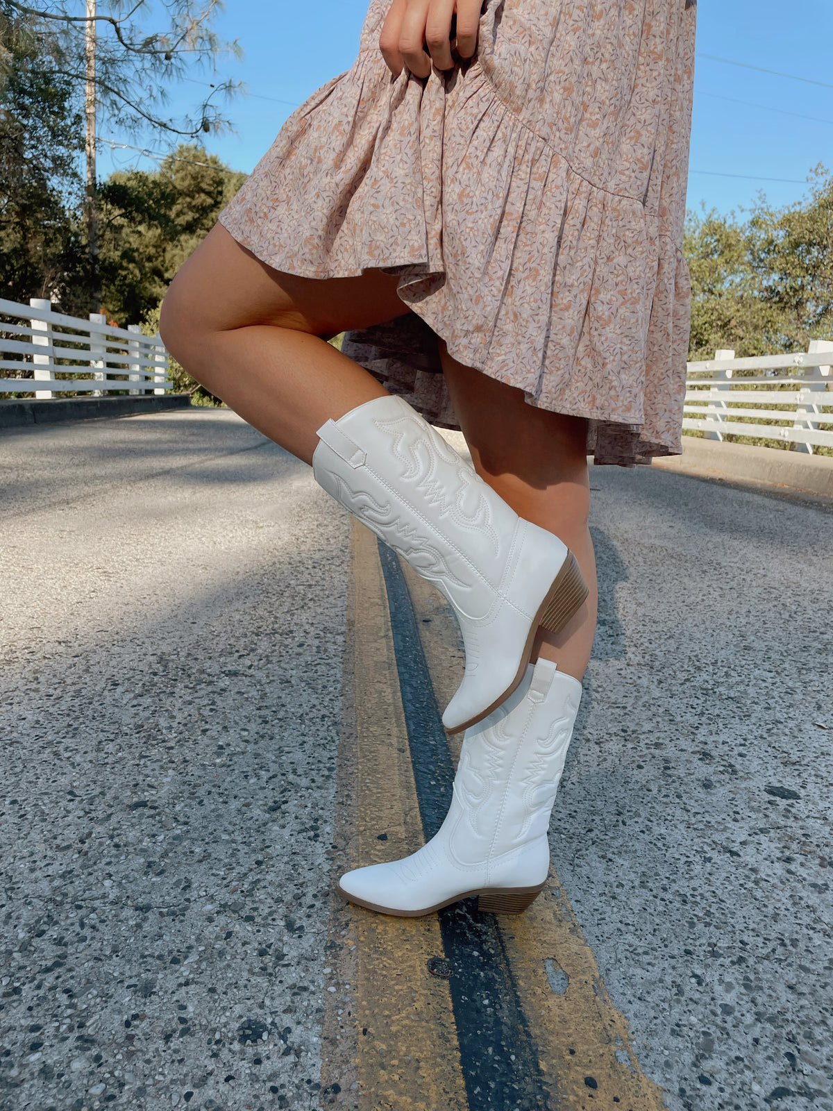 Nashville Nights White Western Boots