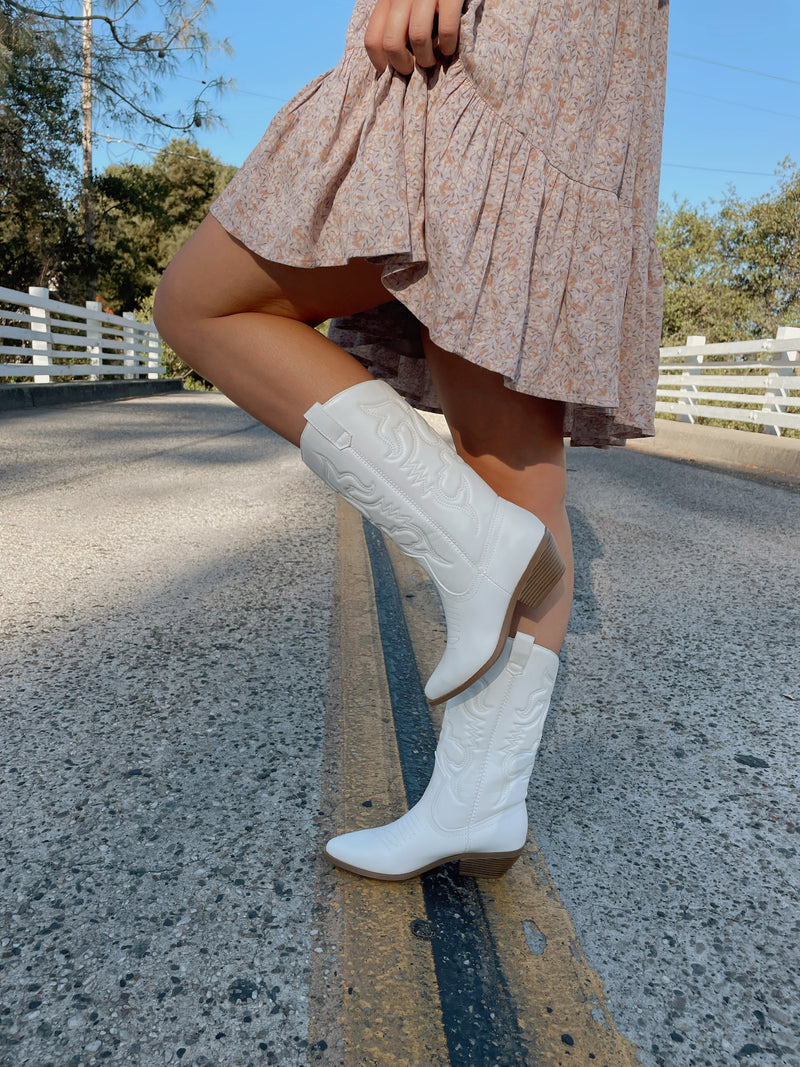 Nashville Nights White Western Boots